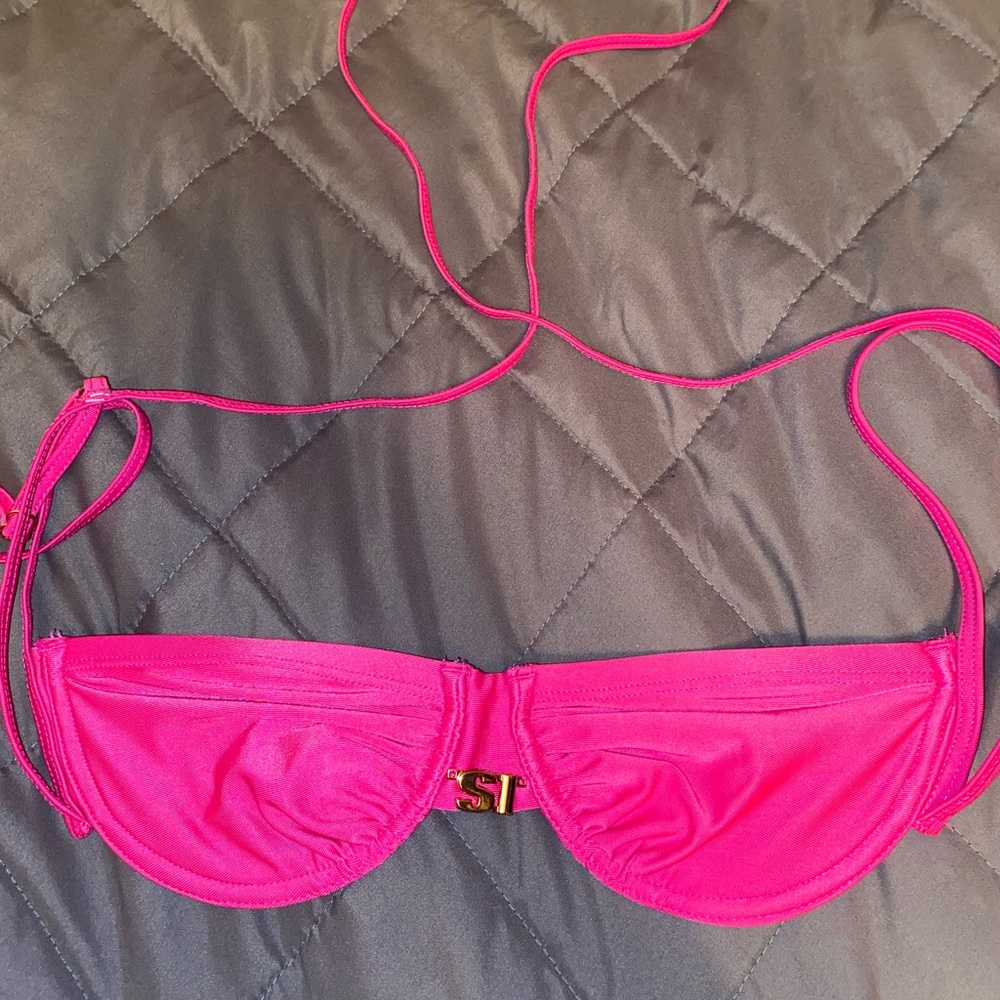 Medium Sports Illustrated Bikini Top